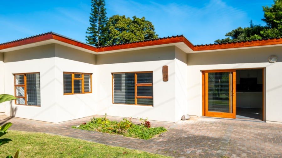 5 Bedroom Property for Sale in Sedgefield Central Western Cape
